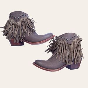 Shyanne Fringe Western Style Ankle Boot size 7B